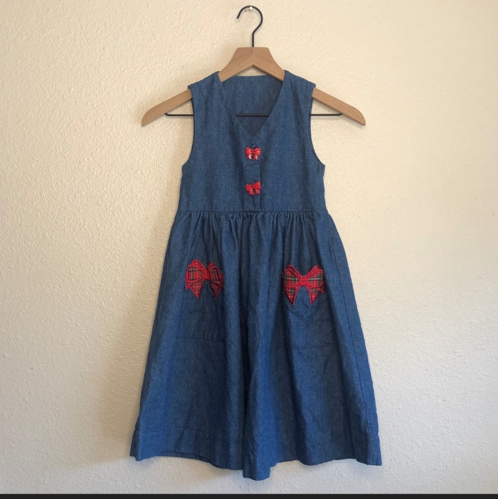 VINTAGE girls dress